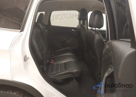 2017 Ford Escape Titanium z USA, uszkodzony, nr VIN 1FMCU9JD2HUB56161